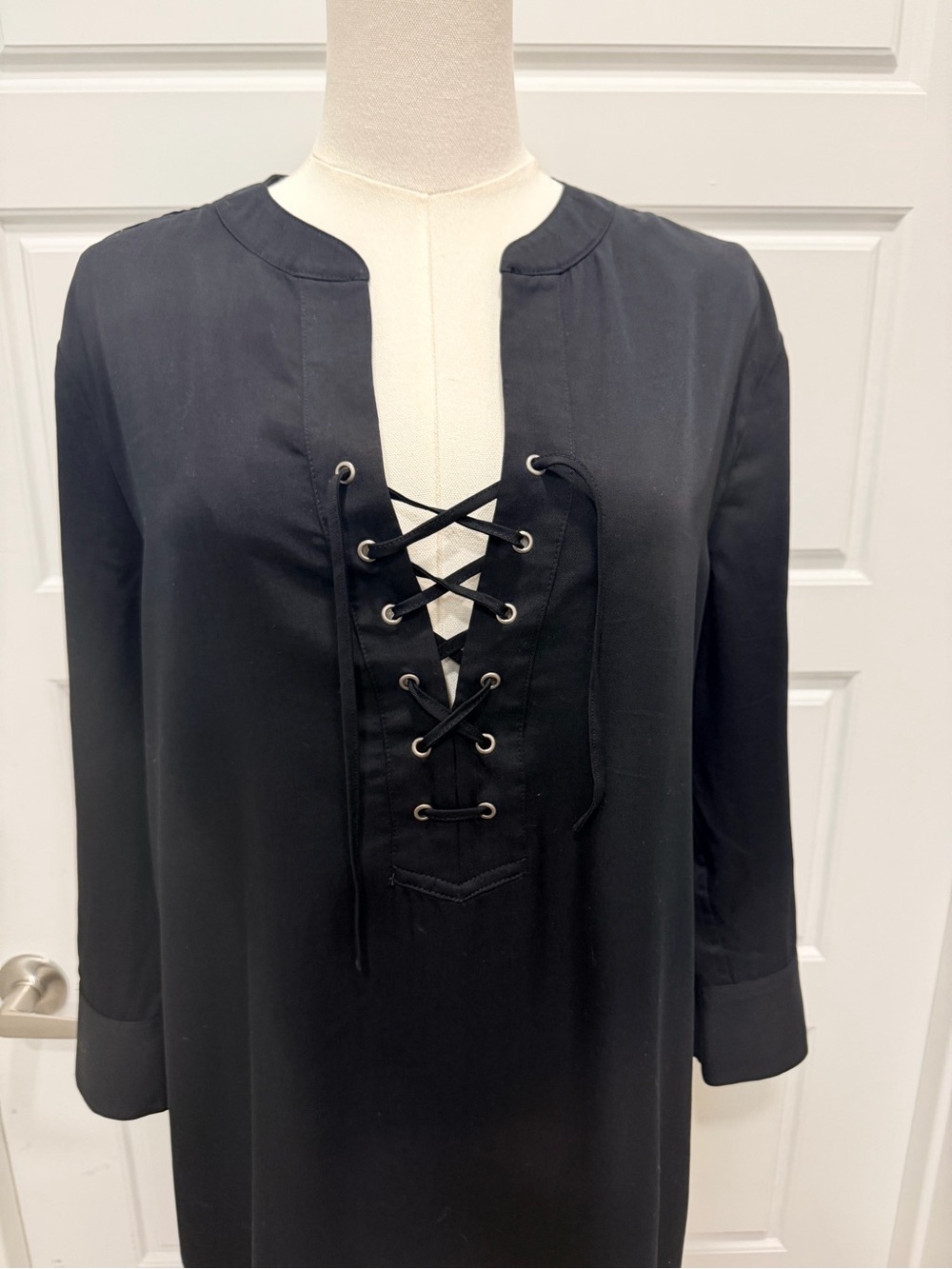 Theory Classic Black Lace-Up Long Sleeve Dress - Picture 4 of 9